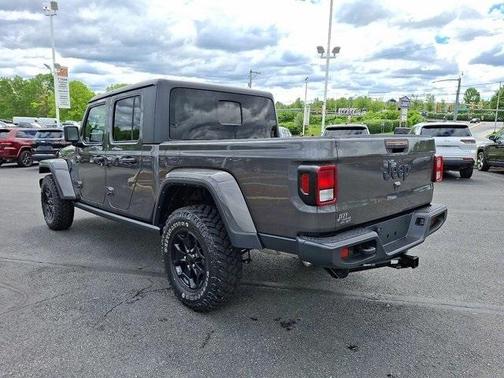 2022 Jeep Gladiator Sport