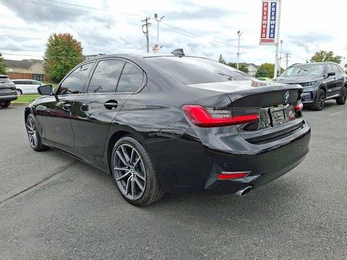 2019 BMW 330 i xDrive