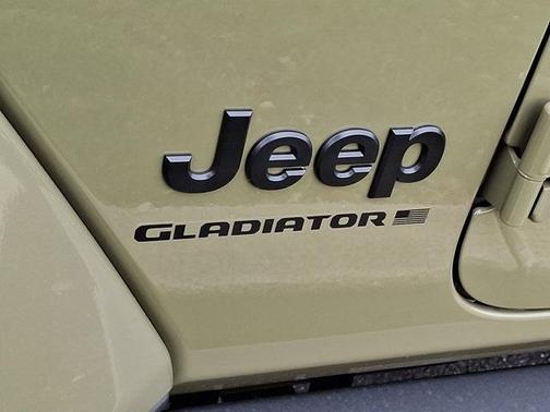 2026 Jeep Gladiator Sport