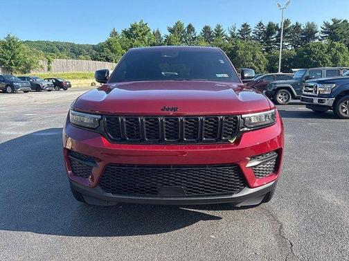 2024 Jeep Grand Cherokee Laredo