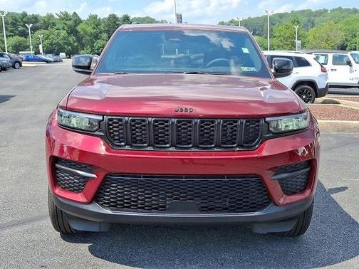 2024 Jeep Grand Cherokee Laredo
