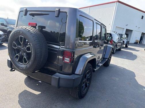 Crystal Metallic 2018 Jeep Wrangler JK Unlimited Sahara