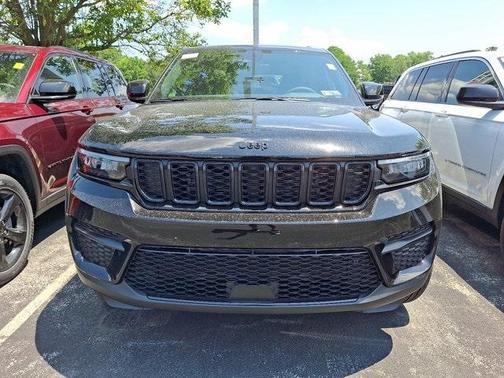 2025 Jeep Grand Cherokee Laredo