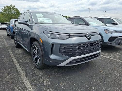 2025 Volkswagen Tiguan 2.0T SE