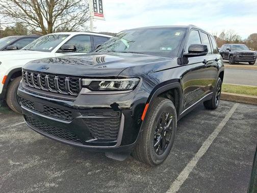 2026 Jeep Grand Cherokee Laredo