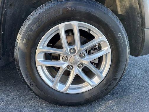 2023 Jeep Grand Cherokee Laredo X