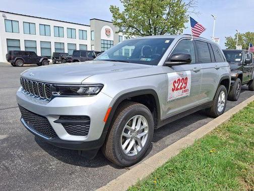 Silver Zynith 2026 Jeep Grand Cherokee Laredo