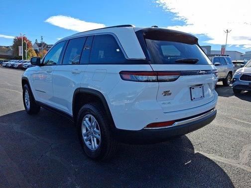 2024 Jeep Grand Cherokee Laredo