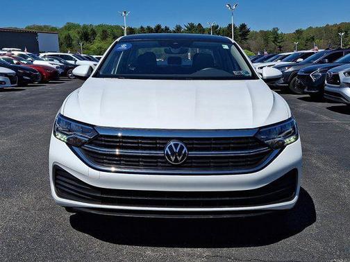 Opal White Pearl Effect 2024 Volkswagen Jetta 1.5T SE