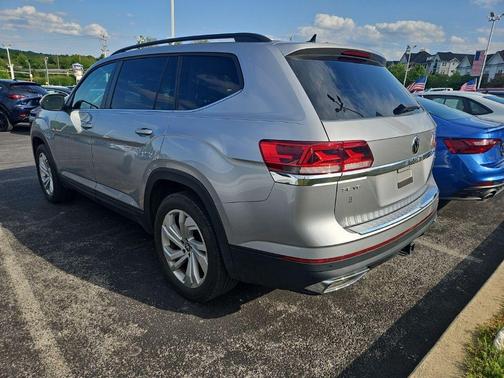 Pyrite Silver Metallic 2023 Volkswagen Atlas 3.6L SE w/Technology
