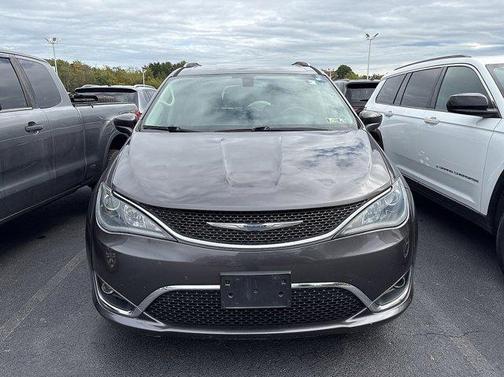 2017 Chrysler Pacifica Touring-L Plus