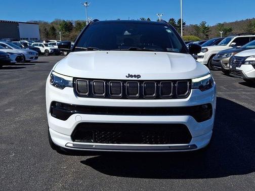 Bright White Clearcoat 2022 Jeep Compass Altitude
