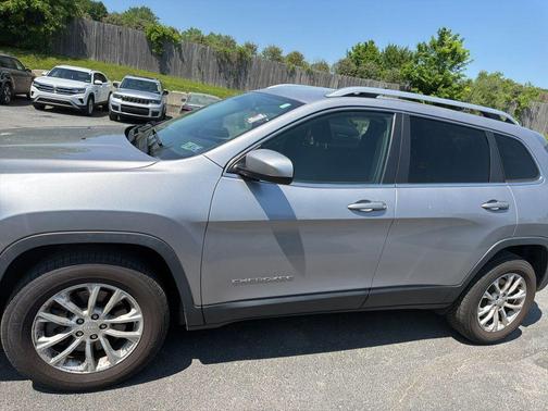 Billet Silver Metallic Clearcoat 2019 Jeep Cherokee Latitude