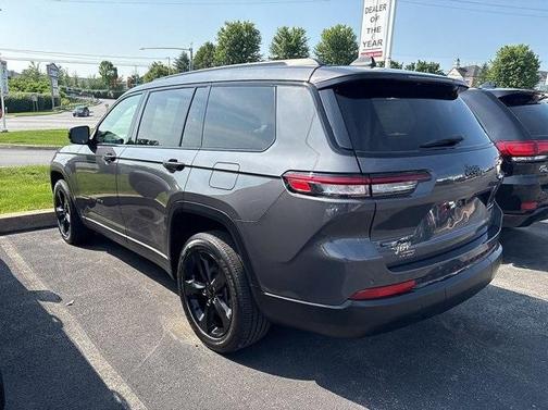 2023 Jeep Grand Cherokee L Laredo