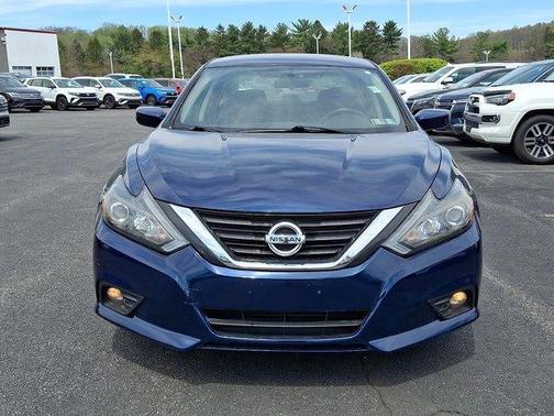 Gray 2017 Nissan Altima 2.5 SR