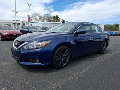 Gray 2017 Nissan Altima 2.5 SR