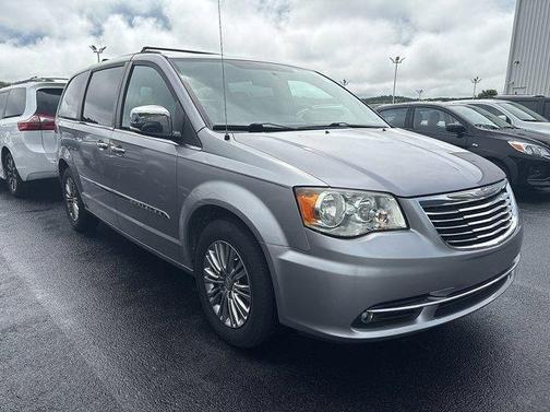 2013 Chrysler Town & Country Touring-L