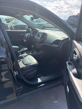Diamond Black 2021 Jeep Cherokee Latitude Plus