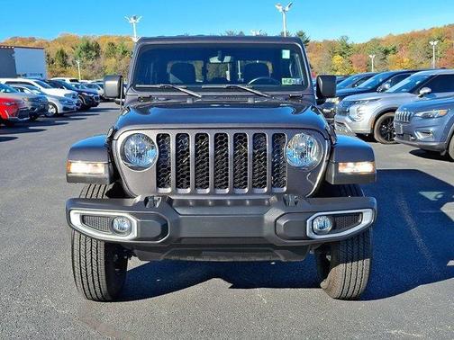 2021 Jeep Gladiator Sport