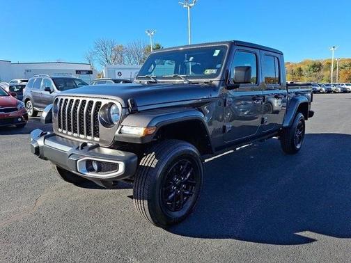 2021 Jeep Gladiator Sport