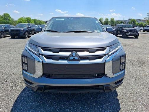 Mercury Gray Metallic 2026 Mitsubishi Outlander Sport 2.0 ES