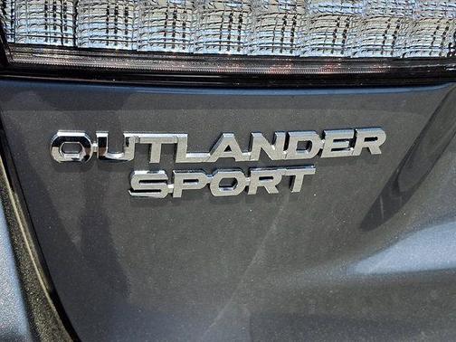Mercury Gray Metallic 2026 Mitsubishi Outlander Sport 2.0 ES