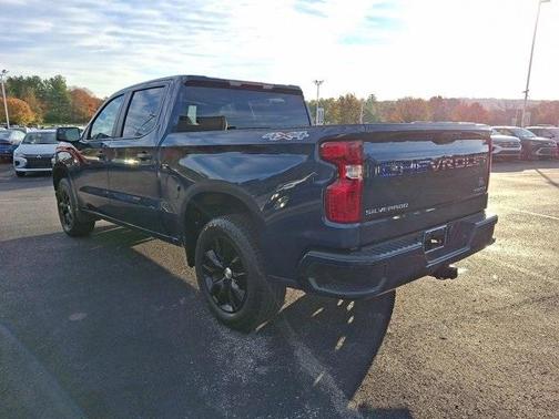 2022 Chevrolet Silverado 1500 Custom