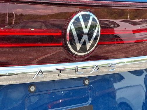 2025 Volkswagen Atlas 2.0T SE