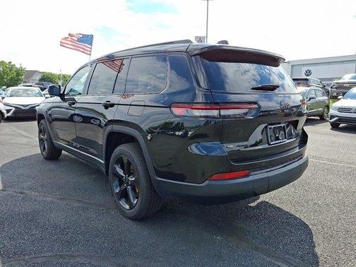 2022 Jeep Grand Cherokee L Laredo