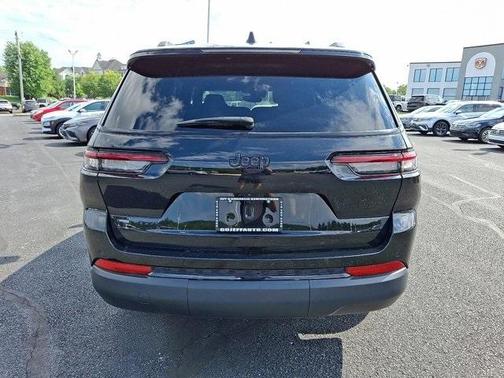 2022 Jeep Grand Cherokee L Laredo