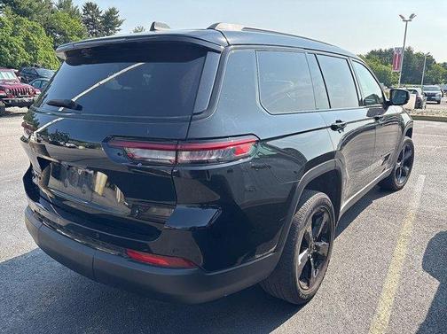 2022 Jeep Grand Cherokee L Laredo