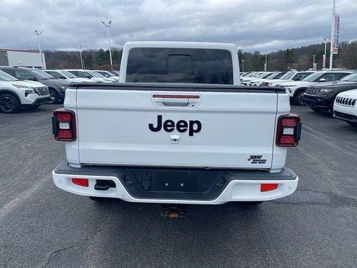 Bright White Clearcoat 2021 Jeep Gladiator Overland