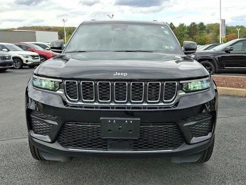 2024 Jeep Grand Cherokee Laredo
