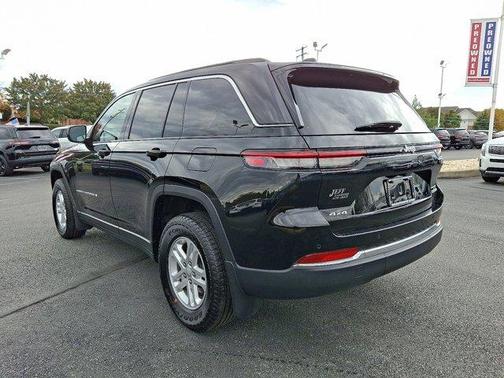 2024 Jeep Grand Cherokee Laredo