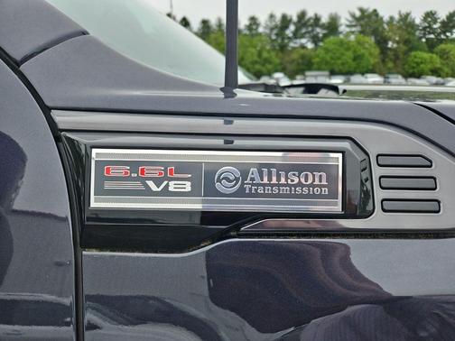 Titanium 2025 GMC Sierra 2500 AT4