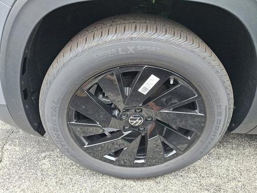 2025 Volkswagen Atlas 2.0T SE