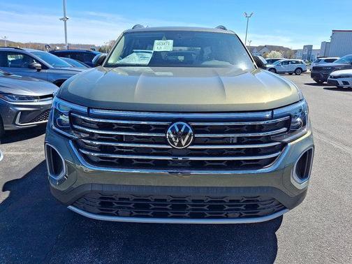Avocado Green Pearl 2026 Volkswagen Atlas 2.0T SE W/TECHNOLOGY