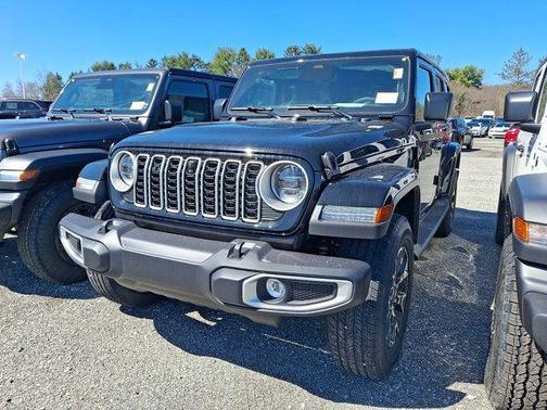 Black Clearcoat 2026 Jeep Wrangler Sahara
