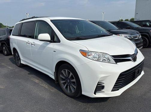 2020 Toyota Sienna LE