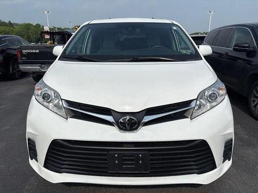 2020 Toyota Sienna LE