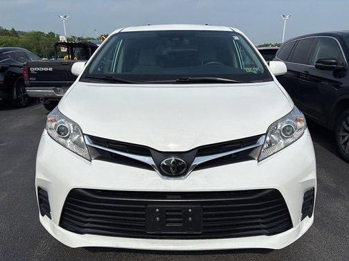 2020 Toyota Sienna LE