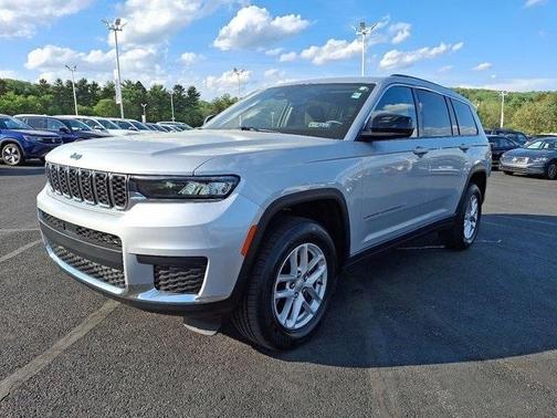 2022 Jeep Grand Cherokee L Laredo