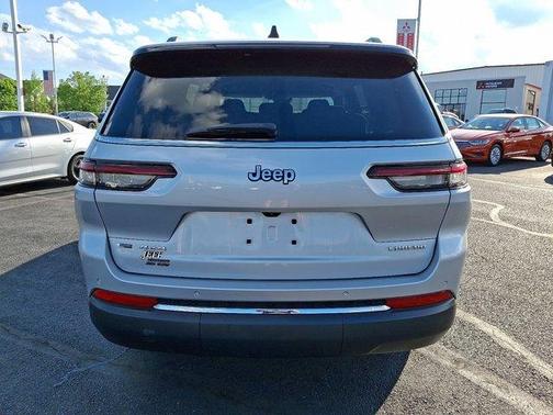 2022 Jeep Grand Cherokee L Laredo
