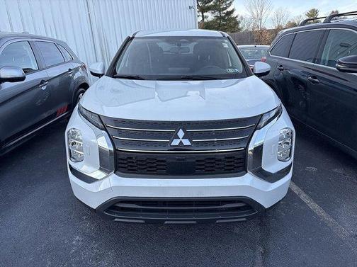 2022 Mitsubishi Outlander ES