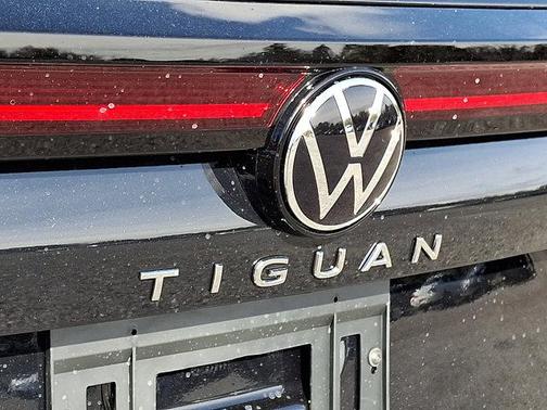 2025 Volkswagen Tiguan 2.0T SE