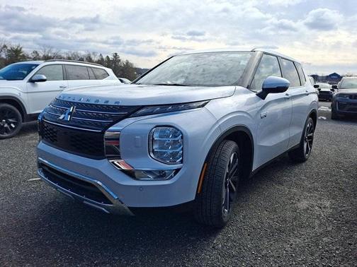 2025 Mitsubishi Outlander PHEV SE