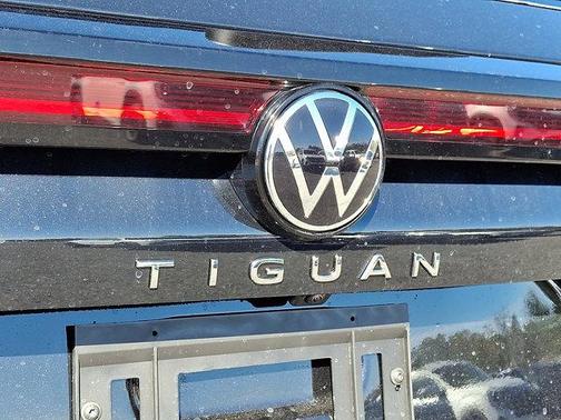 2025 Volkswagen Tiguan 2.0T SE