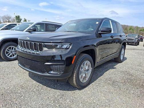 Diamond Black 2026 Jeep Grand Cherokee Laredo