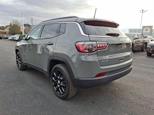 2023 Jeep Compass Latitude Lux