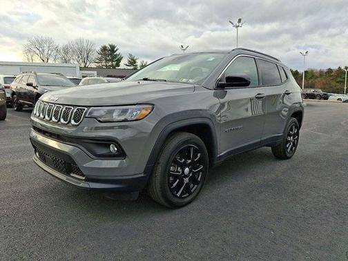2023 Jeep Compass Latitude Lux